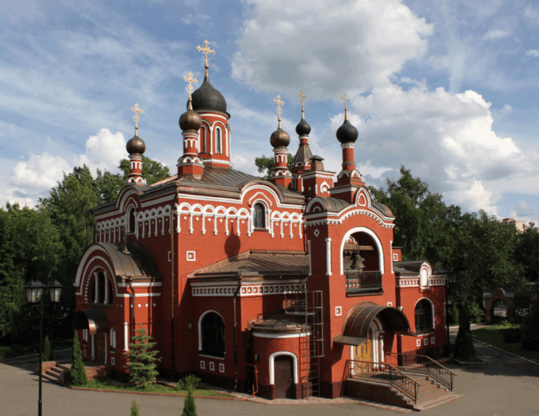 Церковь Святой Троицы в Сходне