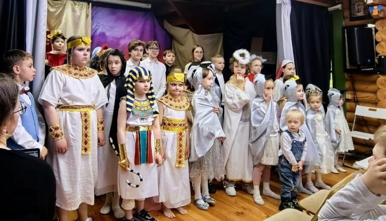 Пасхальный спектакль в д. Середниково