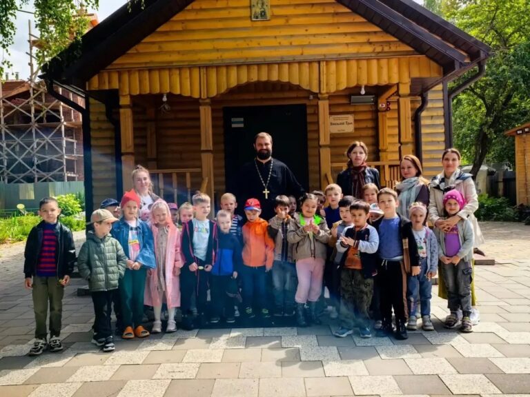 Экскурсия для дошкольников в Никольском храме г. Химки